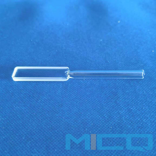 What are the technical advantages of quartz glass cuvettes?